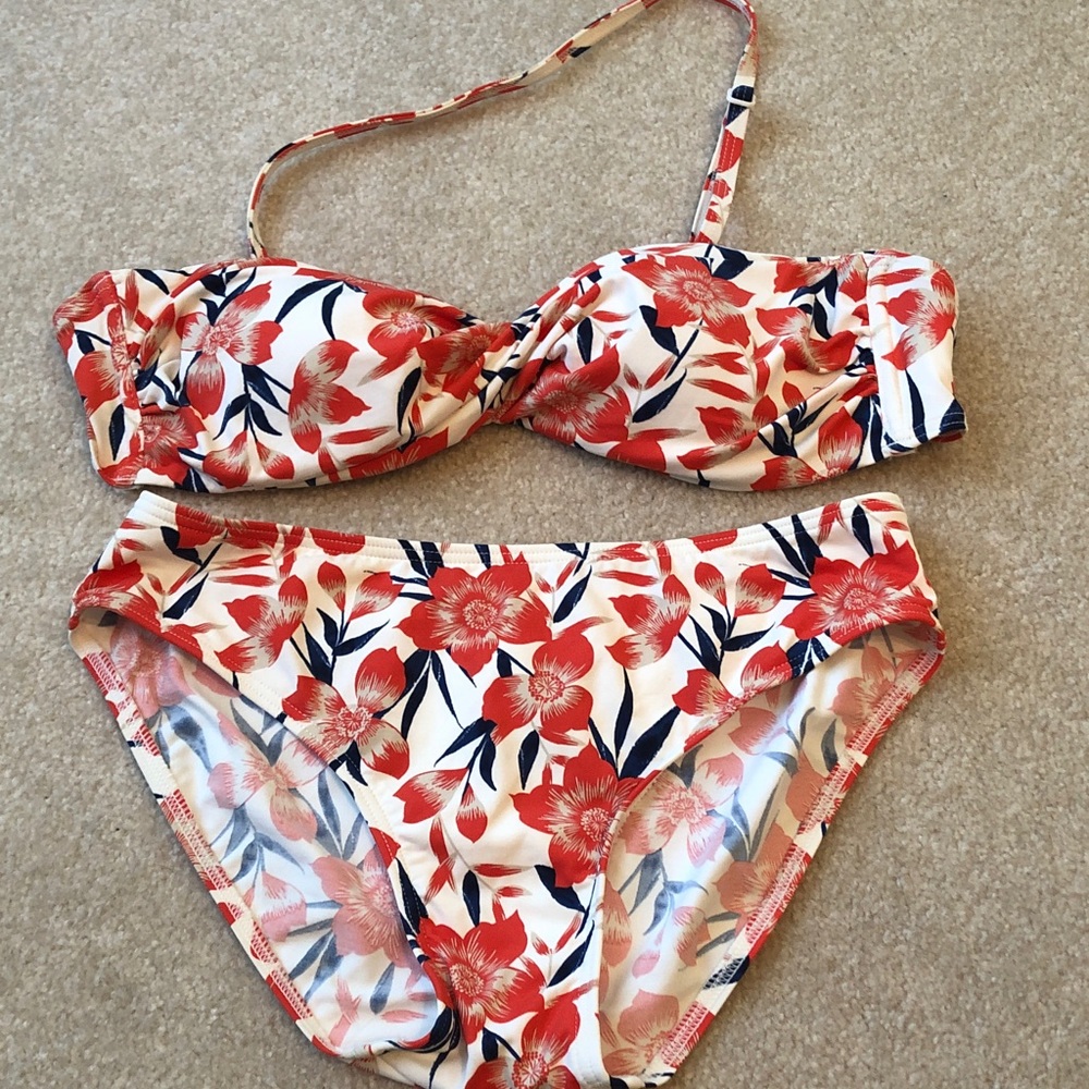 Twist top bikini